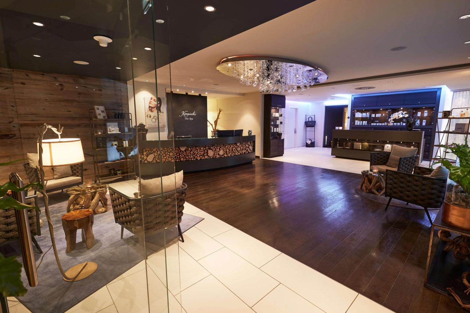 Kempinski Hotel Das Tirol Jochberg Eksteriør bilde Interior of the store
