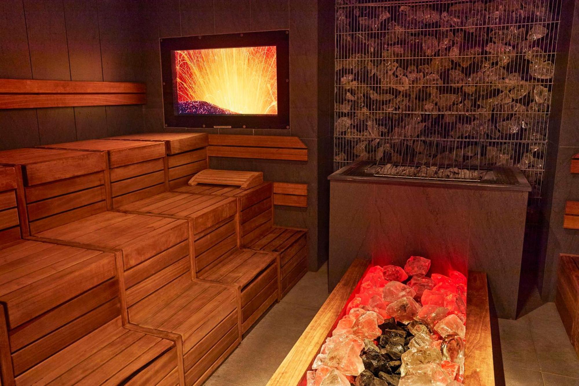 Kempinski Hotel Das Tirol Jochberg Eksteriør bilde A modern Finnish sauna